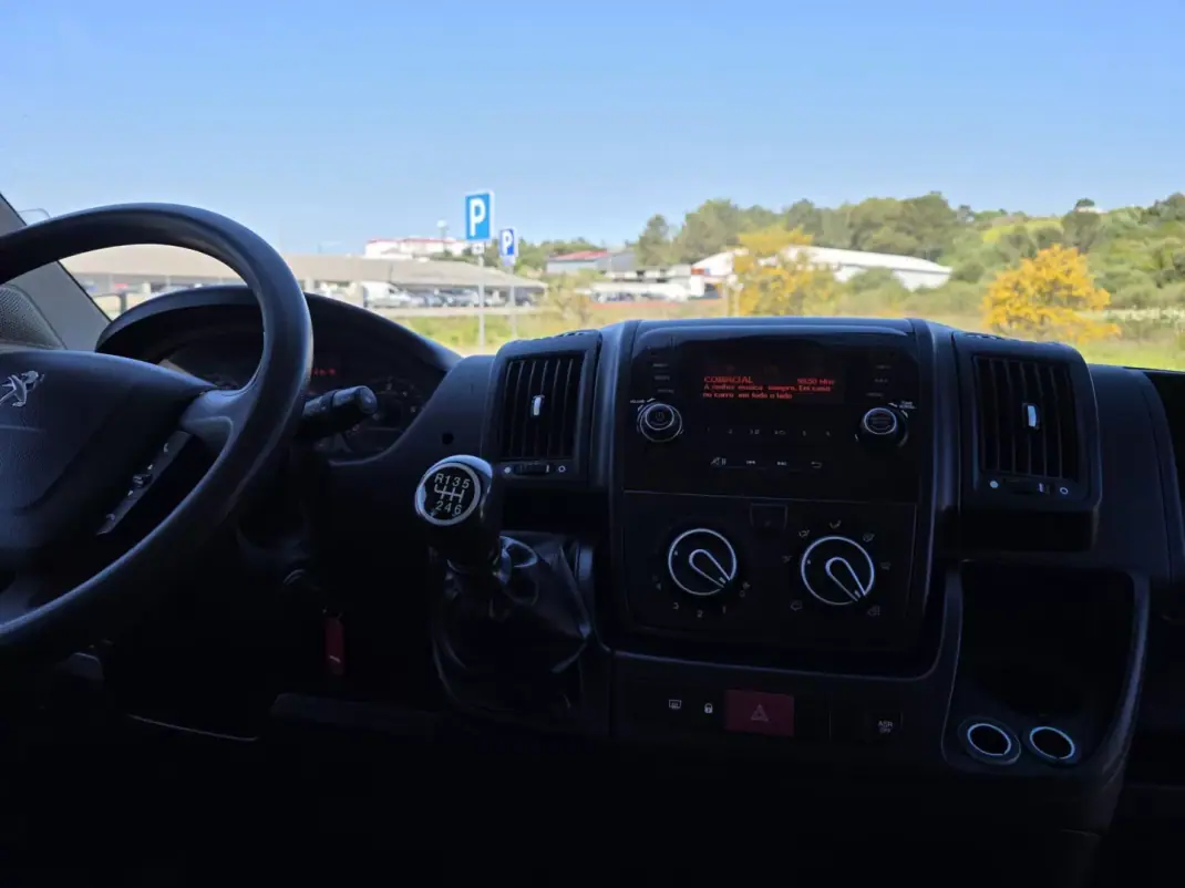 Peugeot 2020 - 18990 EUR, 170000 km - AUTO.MOTO.pt - 170000km - foto 11 de 14