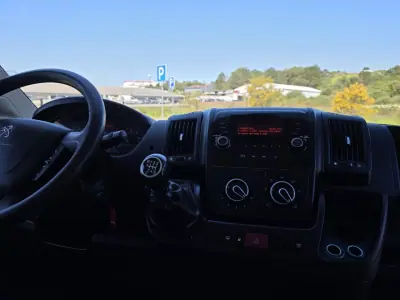 Peugeot 2020 - 18990 EUR, 170000 km - AUTO.MOTO.pt - 170000km - foto 11 de 14