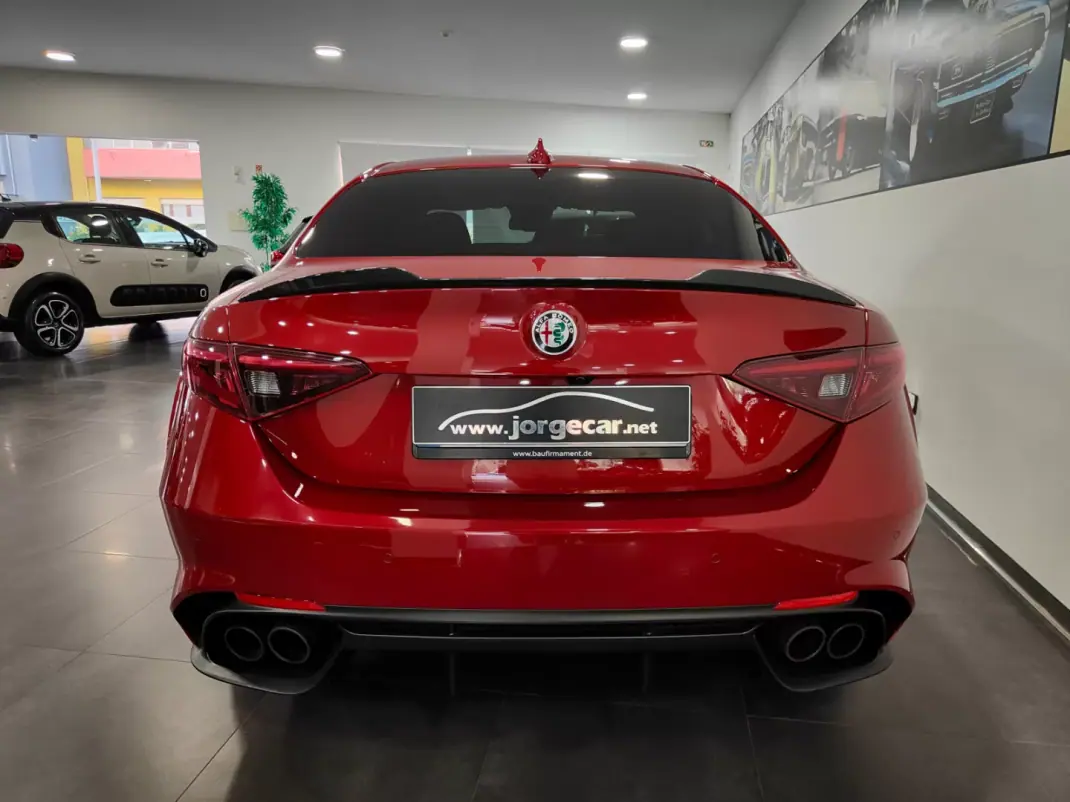 Alfa Romeo Giulia 2018 - 65500 EUR, 53000 km - AUTO.MOTO.pt - 53000km - foto 19 de 37