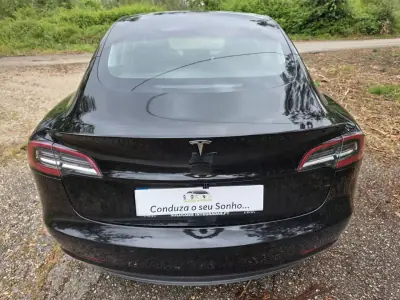 Tesla Model 3 2019 - 23900 EUR, 177000 km - AUTO.MOTO.pt - 177000km - foto 20 de 42