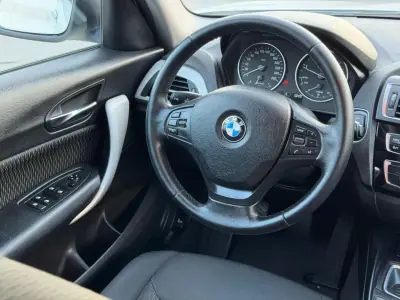BMW 114 2015 - 11900 EUR, 185938 km - AUTO.MOTO.pt - 185938km - foto 15 de 26