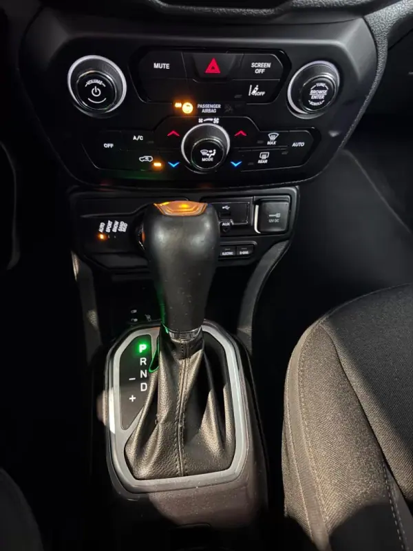 Jeep Renegade 2022 - 20490 EUR, 84266 km - AUTO.MOTO.pt - 84266km - foto 18 de 18