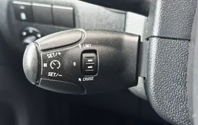 Peugeot Partner 2018 - 14900 EUR, 140000 km - AUTO.MOTO.pt - 140000km - foto 20 de 37