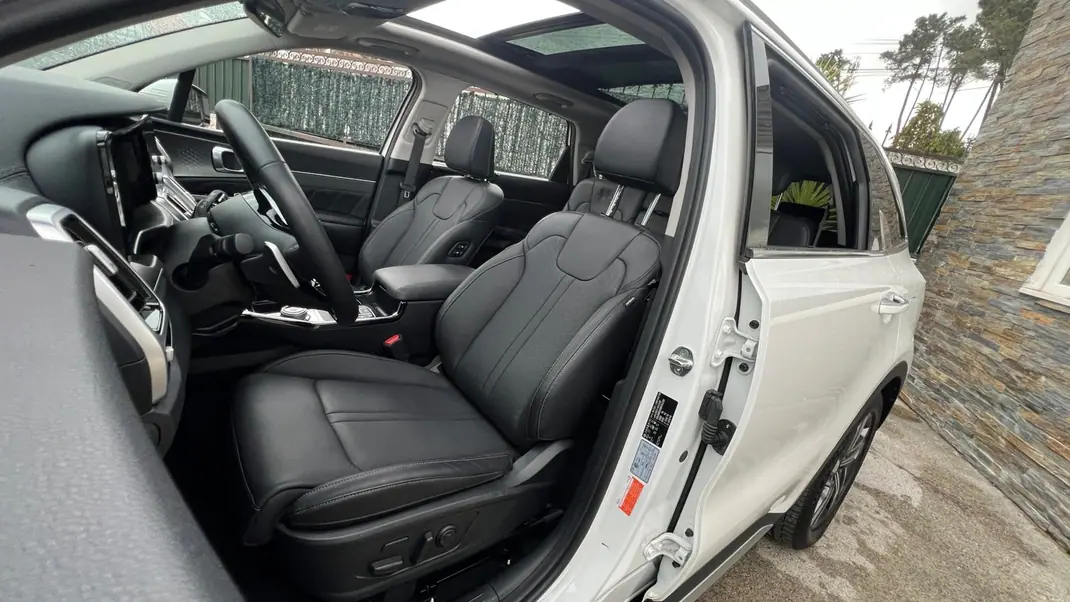 Kia Sorento 2021 - 37500 EUR, 46923 km - AUTO.MOTO.pt - 46923km - foto 27 de 31