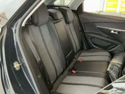 Peugeot 3008 2018 - 17990 EUR, 107419 km - AUTO.MOTO.pt - 107419km - foto 10 de 10