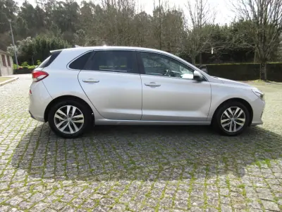 Hyundai i30 2019 - 14990 EUR, 108000 km - 108000km - foto 9 de 42