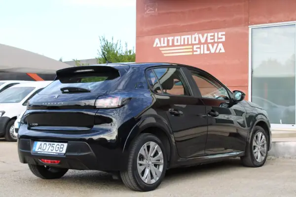 Peugeot e-208 2020 - 13990 EUR, 144000 km - AUTO.MOTO.pt - 144000km - foto 10 de 30