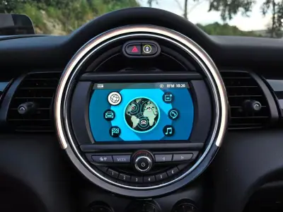 MINI 2024 - 20900 EUR, 50900 km - AUTO.MOTO.pt - 50900km - foto 21 de 35