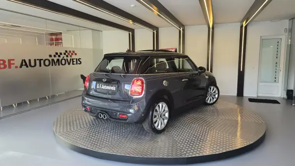 MINI Cooper 2019 - 25500 EUR, 96321 km - AUTO.MOTO.pt - 96321km - foto 18 de 53