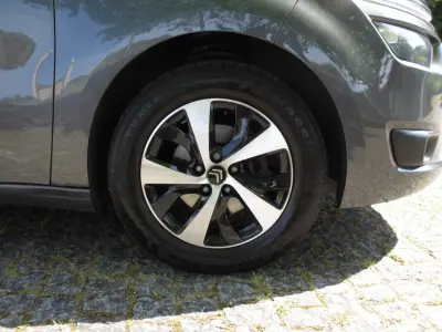 Citroën C4 Grand Picasso 2014 - 11490 EUR, 185000 km - AUTO.MOTO.pt - 185000km - foto 15 de 60