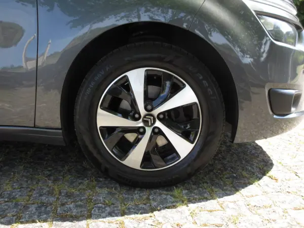 Citroën C4 Grand Picasso 2014 - 11490 EUR, 185000 km - AUTO.MOTO.pt - 185000km - foto 15 de 60