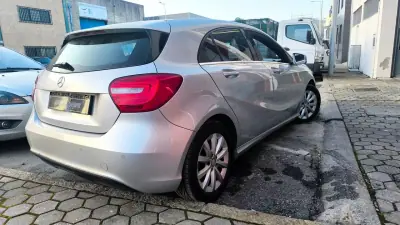 Mercedes-Benz A 180 2014 - 15800 EUR, 180000 km - AUTO.MOTO.pt - 180000km - foto 22 de 23