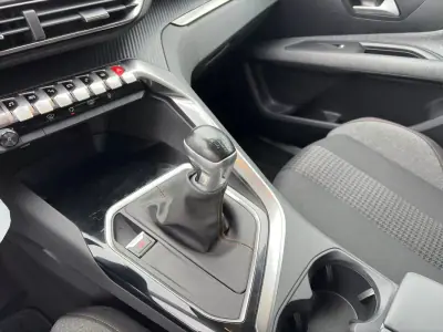Peugeot 3008 2019 - 17900 EUR, 66750 km - AUTO.MOTO.pt - 66750km - foto 11 de 21