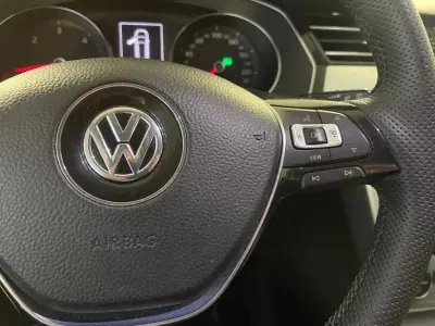 Volkswagen Passat Variant 2019 - 15750 EUR, 257000 km - AUTO.MOTO.pt - 257000km - foto 24 de 33