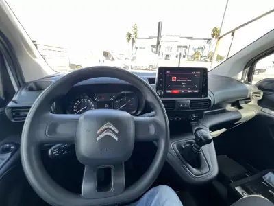 Citroën 2023 - 14900 EUR, 148151 km - 148151km - foto 8 de 12