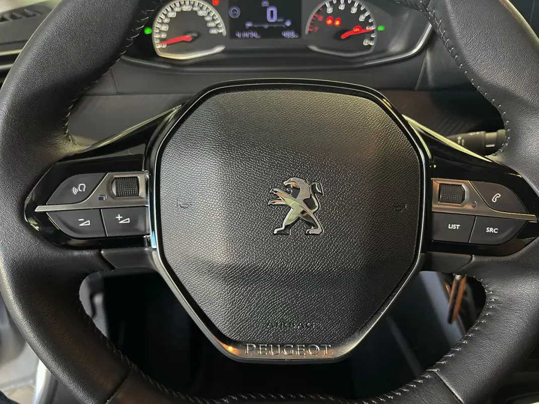 Peugeot 208 2022 - 14600 EUR, 41453 km - AUTO.MOTO.pt - 41453km - foto 19 de 22