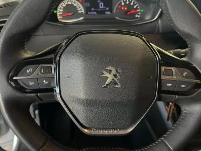 Peugeot 208 2022 - 14600 EUR, 41453 km - AUTO.MOTO.pt - 41453km - foto 19 de 22