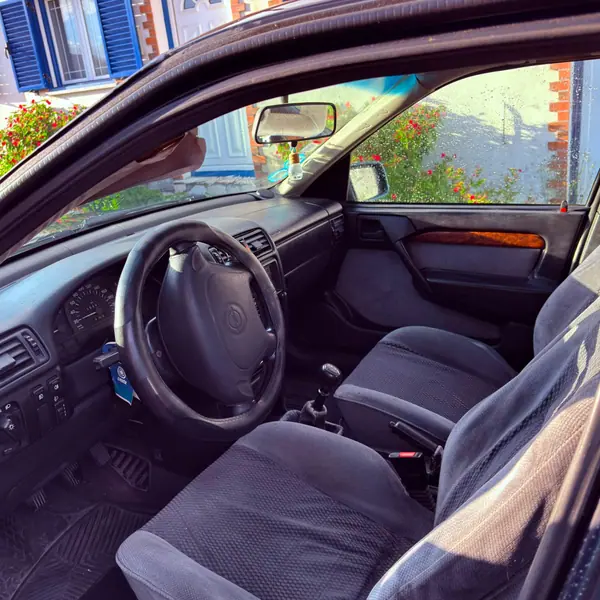 Opel GT 2.0 T 1995 Petrol