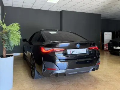 BMW i4 2022 - 37990 EUR, 109987 km - AUTO.MOTO.pt - 109987km - foto 4 de 14