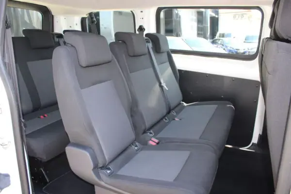 Opel Vivaro 2022 - 26900 EUR, 66638 km - AUTO.MOTO.pt - 66638km - foto 7 de 18