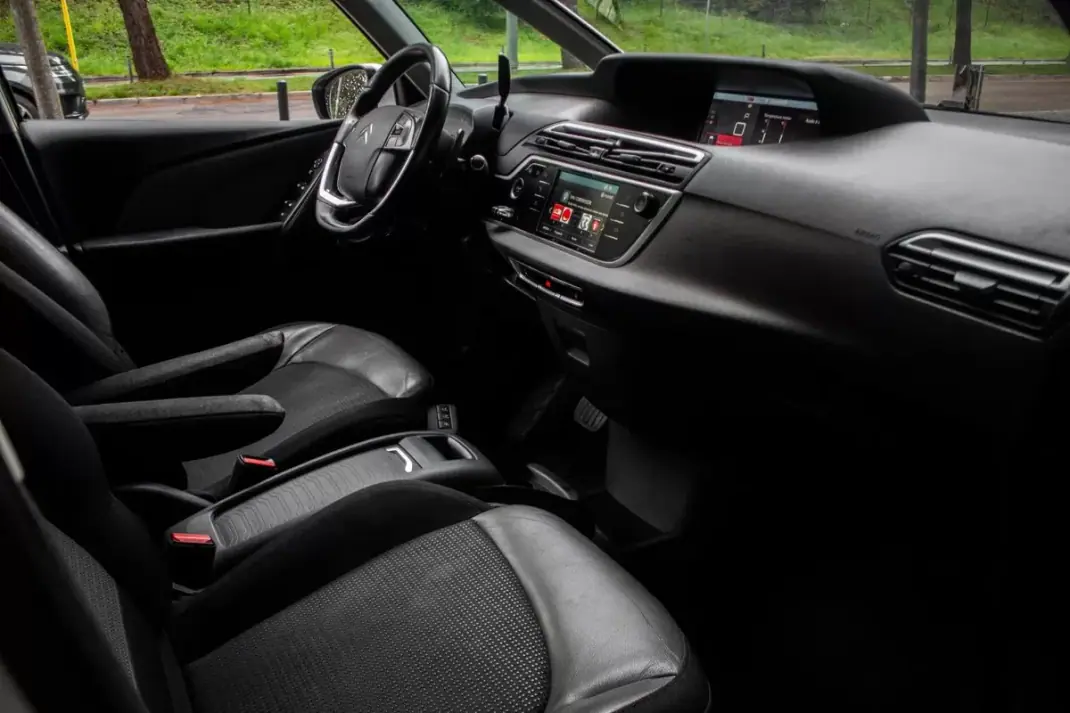 Citroën C4 Spacetourer 2019 - 10550 EUR, 304577 km - AUTO.MOTO.pt - 304577km - foto 26 de 45