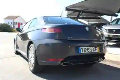 Alfa Romeo GT 2004 - 3800 EUR, 289000 km - AUTO.MOTO.pt - 289000km - foto 7 de 23