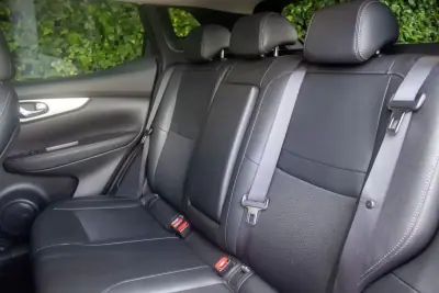 Nissan Qashqai 2017 - 17500 EUR, 127700 km - AUTO.MOTO.pt - 127700km - foto 14 de 20