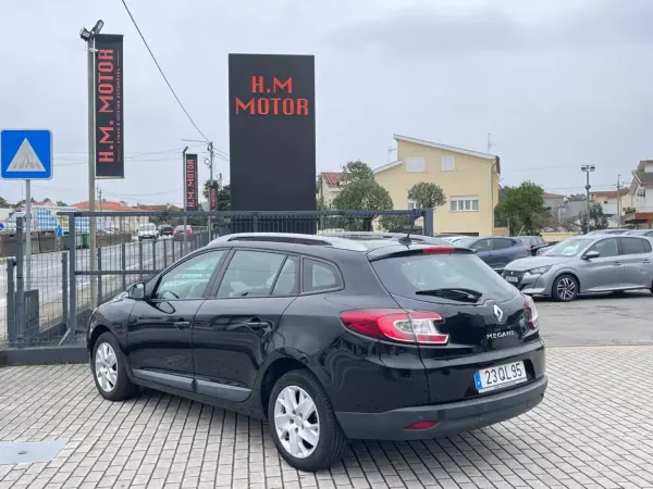 Renault Mégane Break 2012 - 7750 EUR, 289000 km - AUTO.MOTO.pt - 289000km - foto 2 de 9