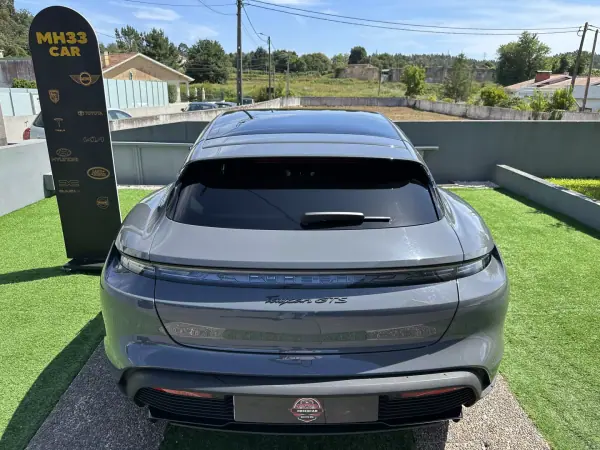Porsche Taycan Sport Turismo 2025 - 130000 EUR, 19000 km - AUTO.MOTO.pt - 19000km - foto 13 de 78