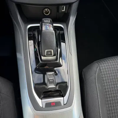 Peugeot 308 SW 2019 - 13990 EUR, 149000 km - AUTO.MOTO.pt - 149000km - foto 19 de 25