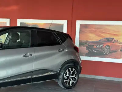 Renault Captur 2017 - 15990 EUR, 80345 km - AUTO.MOTO.pt - 80345km - foto 3 de 21