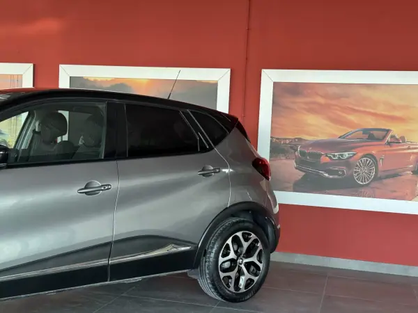 Renault Captur 2017 - 15990 EUR, 80345 km - AUTO.MOTO.pt - 80345km - foto 3 de 21