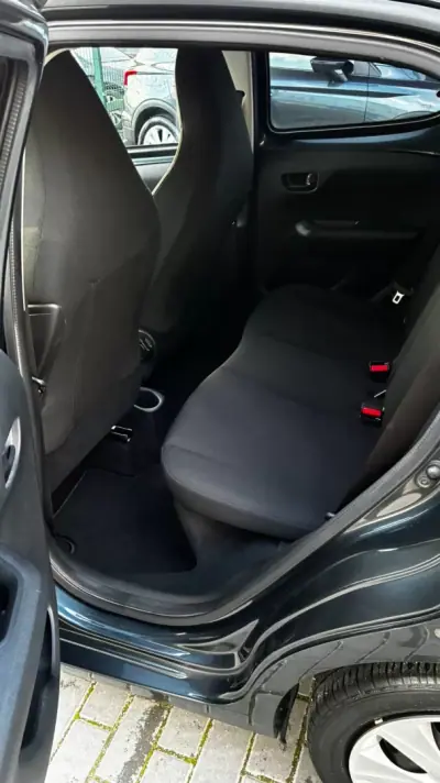 Peugeot 108 2019 - 11750 EUR, 88467 km - AUTO.MOTO.pt - 88467km - foto 14 de 20