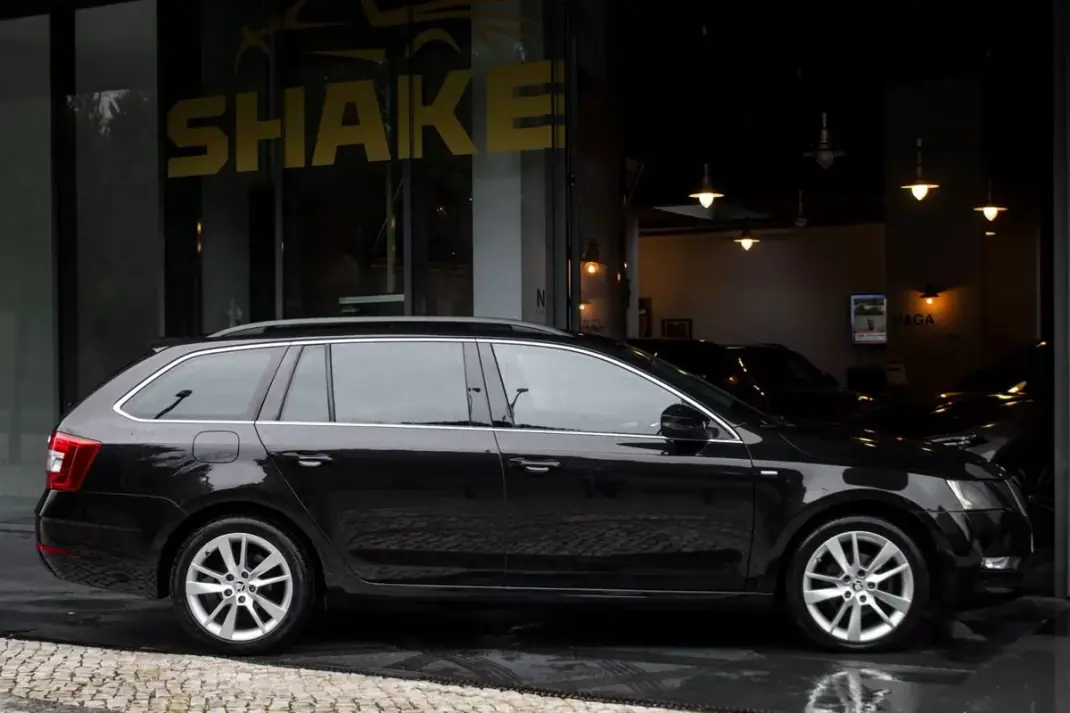 Skoda Octavia Break 2019 - 10990 EUR, 374598 km - AUTO.MOTO.pt - 374598km - foto 11 de 44