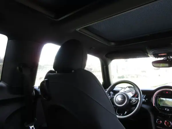 MINI 3 Portas 2018 - 18490 EUR, 164000 km - AUTO.MOTO.pt - 164000km - foto 33 de 53