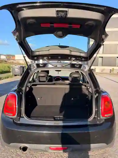 MINI One 2018 - 8000 EUR, 210000 km - AUTO.MOTO.pt - 210000km - foto 9 de 11