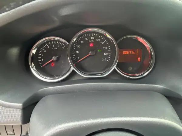 Dacia Sandero 2015 - 8500 EUR, 58577 km - 58577km - foto 11 de 19