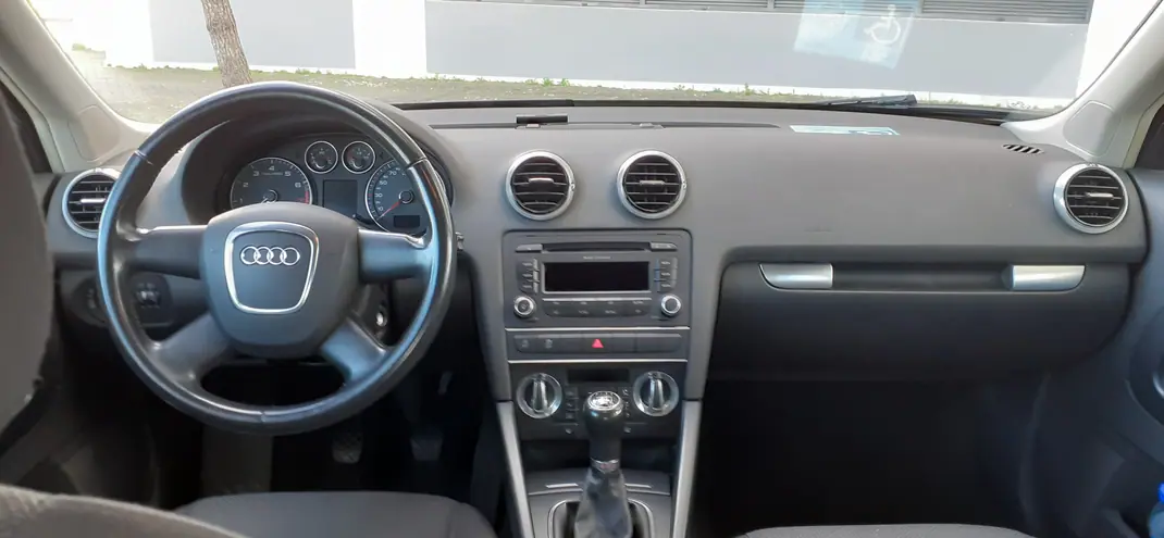 Audi A3 2010 - 6500 EUR, 195000 km - AUTO.MOTO.pt - 195000km - foto 4 de 7