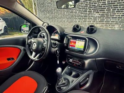 Smart ForFour 2015 - 9900 EUR, 104000 km - AUTO.MOTO.pt - 104000km - foto 2 de 16