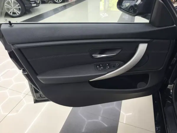 BMW 418 Gran Coupé 2018 - 17950 EUR, 194114 km - AUTO.MOTO.pt - 194114km - foto 22 de 46