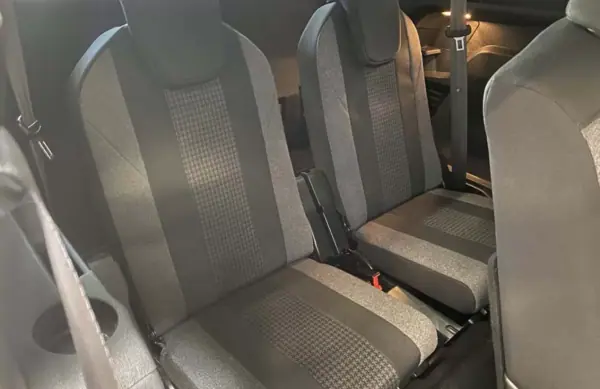 Peugeot 5008 2019 - 15490 EUR, 94260 km - 94260km - foto 15 de 17