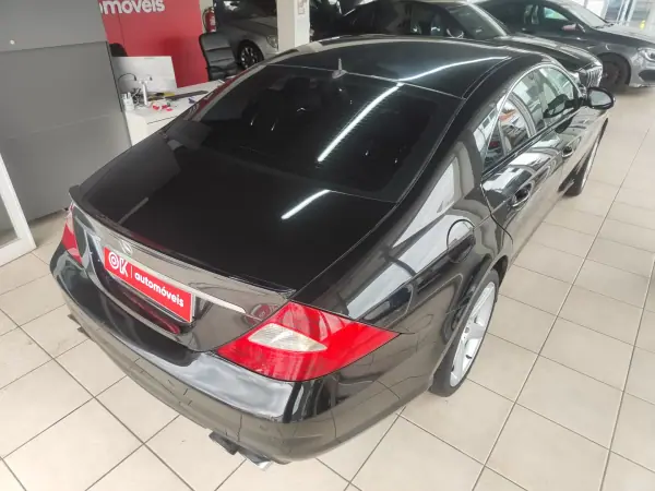 Mercedes-Benz CLS 55 AMG 2005 - 37500 EUR, 135000 km - AUTO.MOTO.pt - 135000km - foto 13 de 42