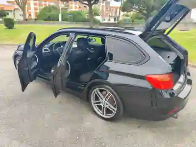 BMW 318 2013 - 9500 EUR, 324000 km - AUTO.MOTO.pt - 324000km - foto 8 de 12