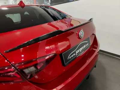 Alfa Romeo Giulia 2018 - 65500 EUR, 53000 km - AUTO.MOTO.pt - 53000km - foto 23 de 37