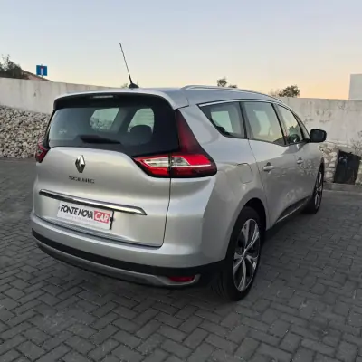 Renault Grand Scénic 2018 — photo 6 of 28