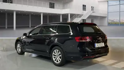 Volkswagen Passat Variant 2020 - 18999 EUR, 132121 km - AUTO.MOTO.pt - 132121km - foto 2 de 13