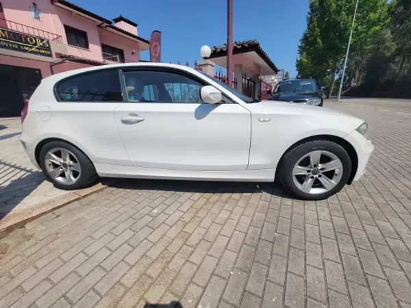 BMW 116 2010 - 8490 EUR, 190000 km - AUTO.MOTO.pt - 190000km - foto 11 de 26
