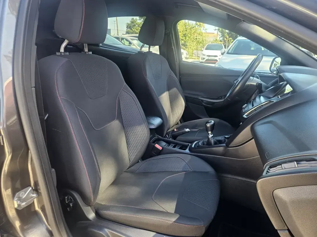 Ford Focus C-Max 2018 - 14500 EUR, 108000 km - 108000km - foto 16 de 37