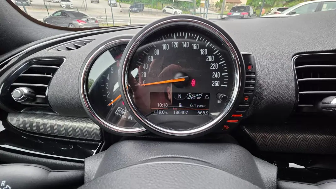 MINI Clubman 2016 - 15990 EUR, 186000 km - AUTO.MOTO.pt - 186000km - foto 17 de 29