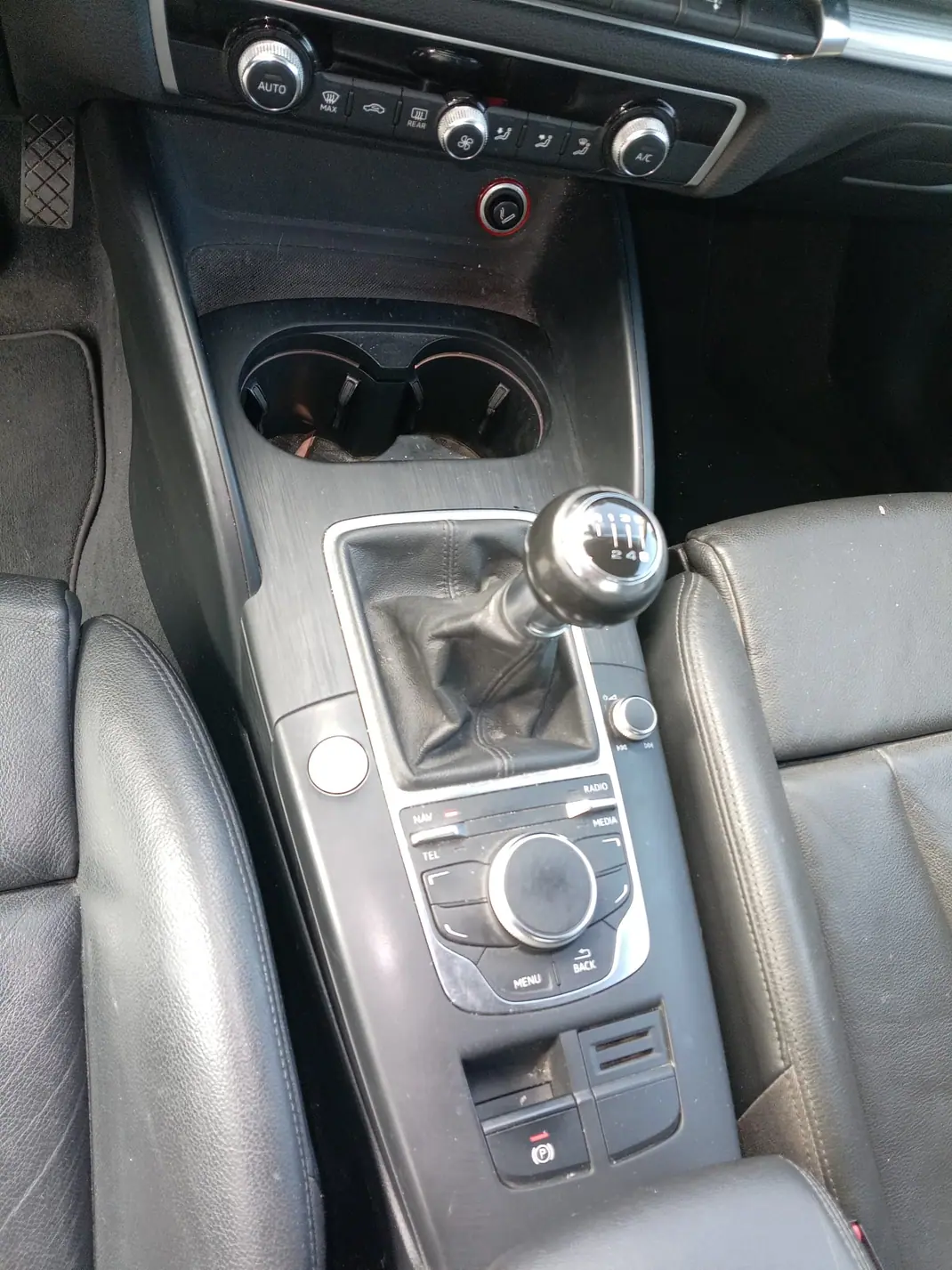 Audi A3 Sportback 2014 - 9900 EUR, 209000 km - AUTO.MOTO.pt - 209000km - foto 10 de 11